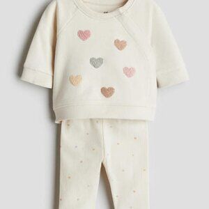 H&M heart shirt and pant set - size newborn